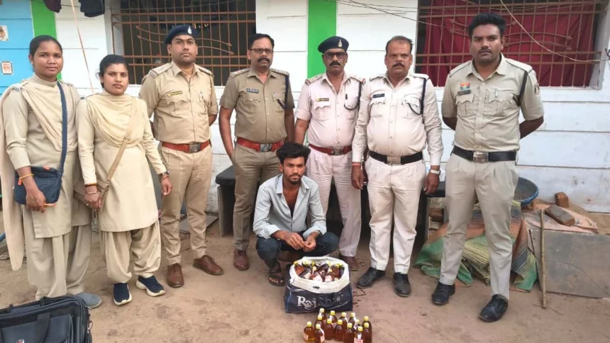 संयुक्त टीम ने 10 हजार रुपए से अधिक की देशी मदिरा किया जब्त