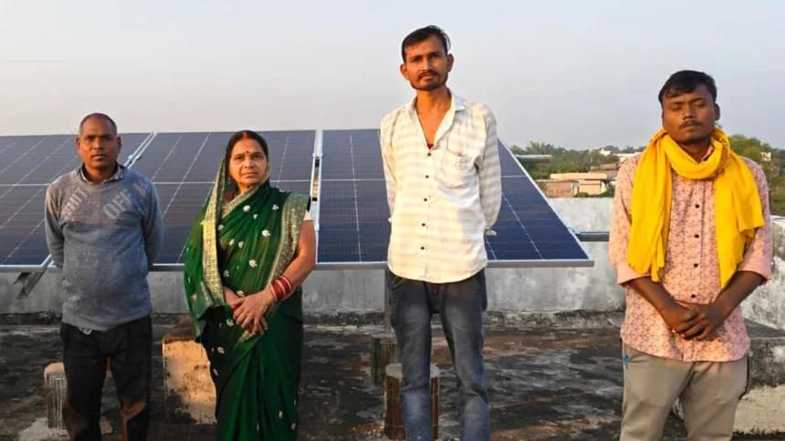 3 किलोवाट सोलर रूफटॉप प्लांट से बिजली बिल हुआ शून्य, गांव के लोगों को कर रही प्रेरित