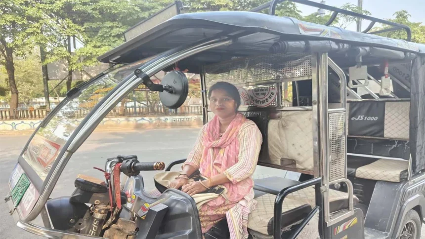 दीदी ई-रिक्शा एवं ई-रिक्शा सहायता योजना से होगा श्रमिकों का सर्वांगीण विकास