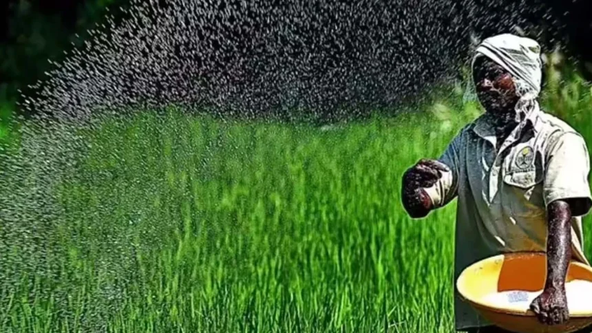 किसानों को अग्रिम उर्वरक उठाव के लिए करें प्रोत्साहित-कलेक्टर प्रजापति
