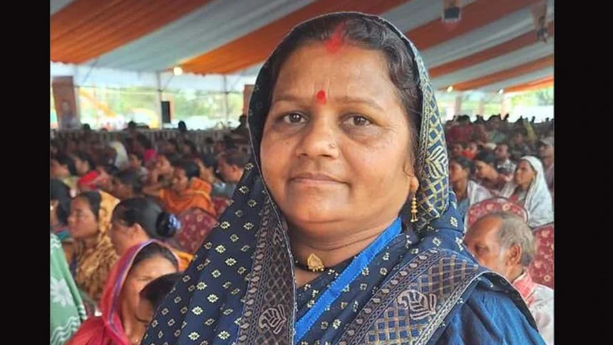 सिलाई मशीन से जिंदगी बुनती थी, अब जिंदगी संवरेगी