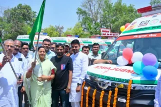 9 नवीन ‘108 संजीवनी एक्सप्रेस’ एम्बुलेंस को दिखाई हरी झंडी