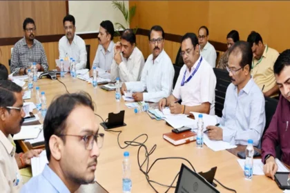 छत्तीसगढ़ के बस्तर संभाग से तेलंगाना एवं अन्य प्रांतो में प्रवासित परिवारों के लिए पुर्नवास के लिए बनेगी कार्ययोजना