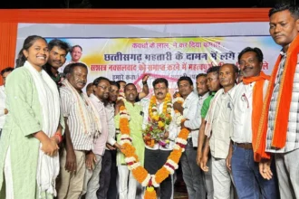 बाजे गाजे के साथ लड्डुओं से तौलकर विभिन्न समाजों एवं संगठनों ने उप मुख्यमंत्री का किया सम्मान