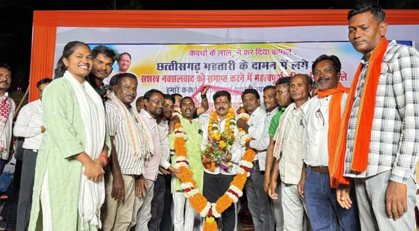 बाजे गाजे के साथ लड्डुओं से तौलकर विभिन्न समाजों एवं संगठनों ने उप मुख्यमंत्री का किया सम्मान