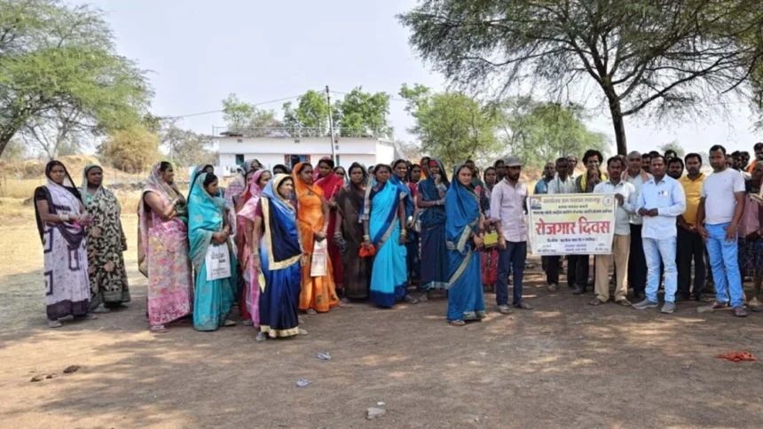 4821 संचालित कार्यों में 32072 श्रमिक नियोजित