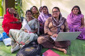 ग्रामीण अर्थव्यवस्था को डिजिटल क्रांति से जोड़ रही बिहान की दीदीयां