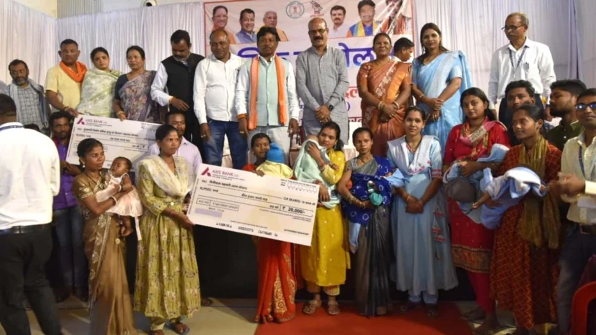 विकास की नींव रखने वाले हाथों का सम्मान