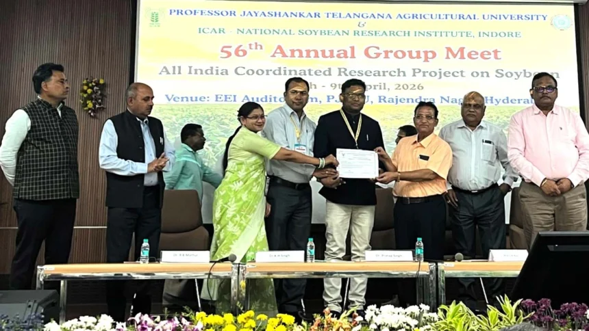 हैदराबाद में आयोजित सोयाबीन अनुसंधान परियोजना की वार्षिक बैठक में मिला सम्मान