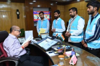 राज्यपाल श्री डेका से फिल परमार्थ आश्रम के संस्थापक ने की भेंट