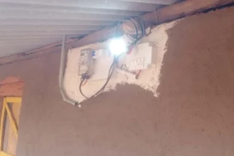 दशकों का अँधेरा टूटा, अबूझमाड़ के ईरपानार गाँव में पहली बार पहुँची बिजली