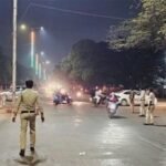 कानून का पालन करवाने वाले 24 पुलिसकर्मियों का कटा ई-चालान, बिना हेलमेट बाइक चलाते कैमरे में हुए कैद