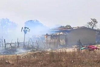 अंतिम संस्कार के दौरान चली तेज हवा, देखते-ही-देखते पूरा घर जलकर राख, चिता की चिंगारी से जला आशियाना