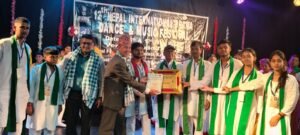 गुरूदेव रवीन्द्रनाथ टैगोर जंयती पर ‘कवि गुरु’ का सफल मंचन 2 01