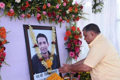 मंत्री राजेश अग्रवाल ने स्वर्गीय विवेक अंधारे को दी श्रद्धांजलि