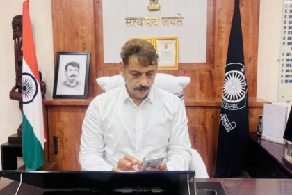 सड़क की कटिंग करवा कर की जांच, नहर लाइनिंग और एनीकट निर्माण की परखी गुणवत्ता