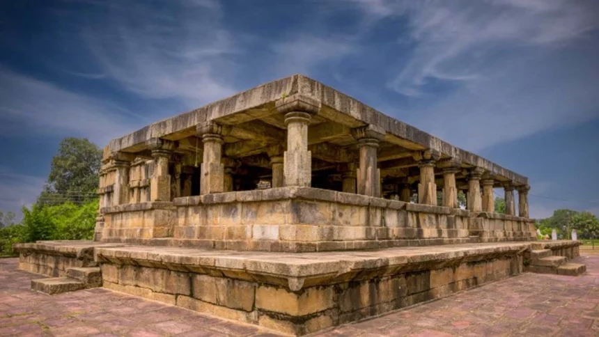 पत्थरों में उकेरी इतिहास की जीवंत गाथा : बारसूर का बत्तीसा मंदिर अद्भुत शिल्पकला का प्रतीक