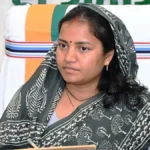 मंत्री लक्ष्मी राजवाड़े की पहल पर सूरजपुर जिला प्रशासन ने वितरित की मुआवजा राशि