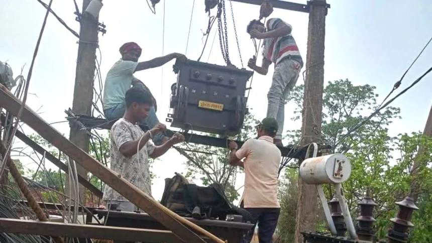 ट्रांसफार्मर बदलते ही बहाल हुई बिजली और पेयजल व्यवस्था, ग्रामीणों ने जताया आभार