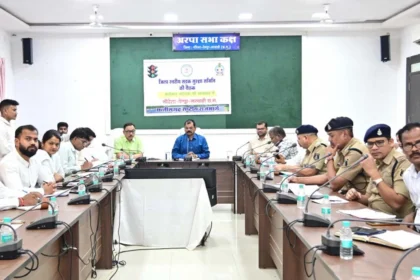 शहरों की यातायात व्यवस्था के तहत सड़क के दोनो साईड में मार्किंग कराने के निर्देश
