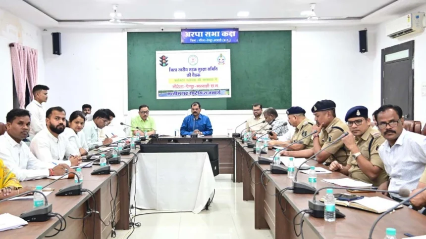 शहरों की यातायात व्यवस्था के तहत सड़क के दोनो साईड में मार्किंग कराने के निर्देश
