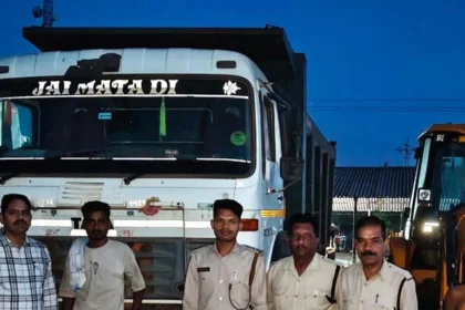 खनिज के अवैध उत्खनन व परिवहन के मामलों में 1 जेसीबी सहित 4 वाहन जब्त