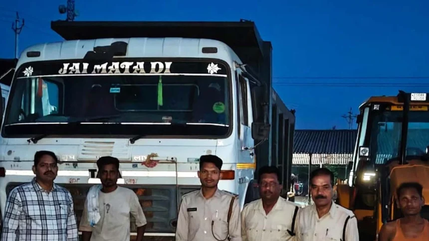 खनिज के अवैध उत्खनन व परिवहन के मामलों में 1 जेसीबी सहित 4 वाहन जब्त