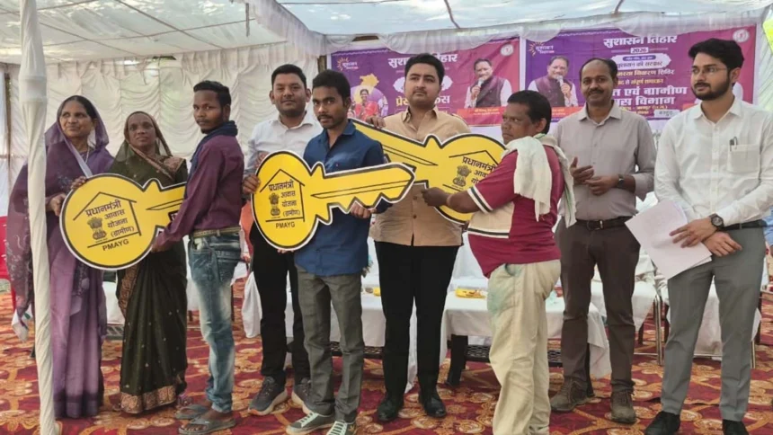 कस्तूरा में आयोजित जिला स्तरीय जनसमस्या निवारण शिविर में हितग्राहियों को मिला योजनाओं का लाभ