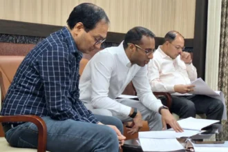 लोक निर्माण विभाग के सचिव ने सड़कों का काम देखा