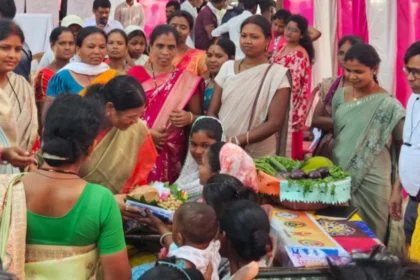 मेधावी विद्यार्थियों का सम्मान, गर्भवती महिलाओं की गोदभराई एवं बच्चों का अन्नप्राशन भी संपन्न