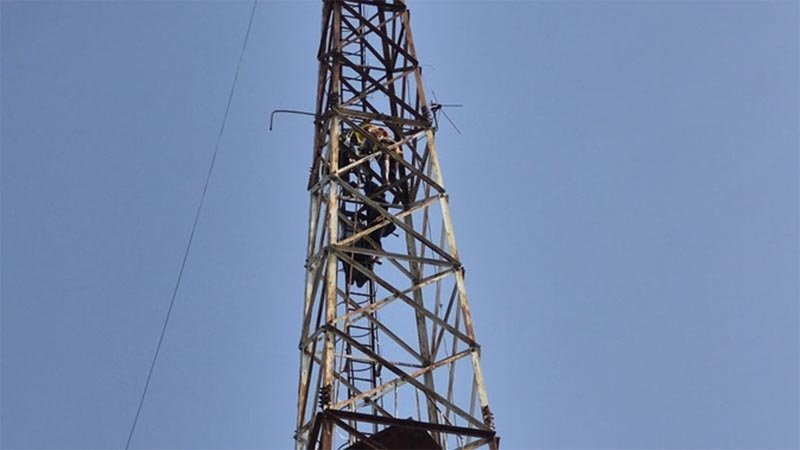 मानसिक रूप से अस्वस्थ युवती ने मोबाइल टावर पर फांसी लगाकर दी जान, पहले भी कर चुकी थी आत्महत्या की कोशिश