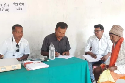 दूरस्थ गांव में पहुंचीं विशेषज्ञ स्वास्थ्य सेवाएं, 73 ग्रामीणों को मिला लाभ