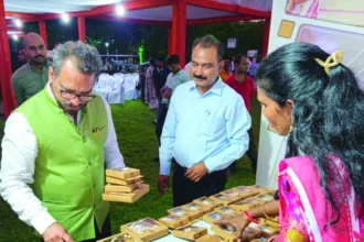 आरोग्य अमृत अवलेह और जशक्राफ्ट ब्रांड की प्रदर्शनी बनी आकर्षण का केंद्र