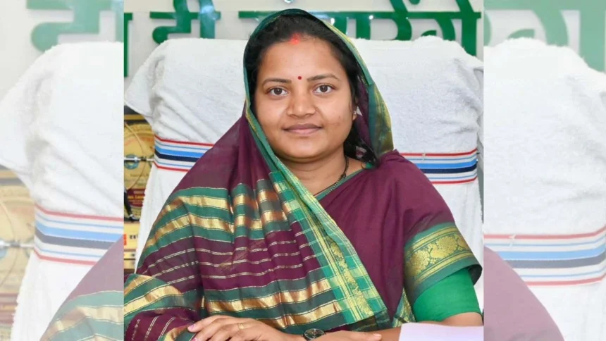बच्चों के हाथों में औजार नहीं, शिक्षा, संस्कार और सपनों की उड़ान होनी चाहिए : मंत्री लक्ष्मी राजवाड़े