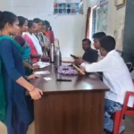 स्वास्थ्य सुरक्षा से जुड़ रहे पुनर्वासित युवा