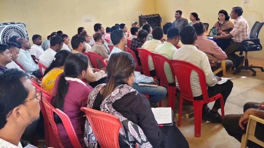 किसानों को खाद-बीज समय पर उपलब्ध कराने के निर्देश