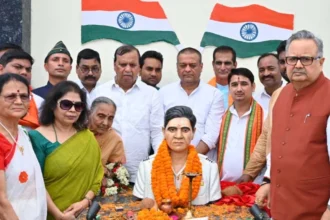 विधानसभा अध्यक्ष डॉ. रमन सिंह ने किया छत्तीसगढ़ महतारी और शहीद खोण्डे की प्रतिमा का अनावरण