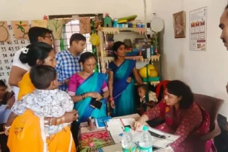 संचालक डॉ. रेणुका श्रीवास्तव ने केंद्रों का किया निरीक्षण, माताओं से संवाद कर जाना पोषण योजनाओं का प्रभाव