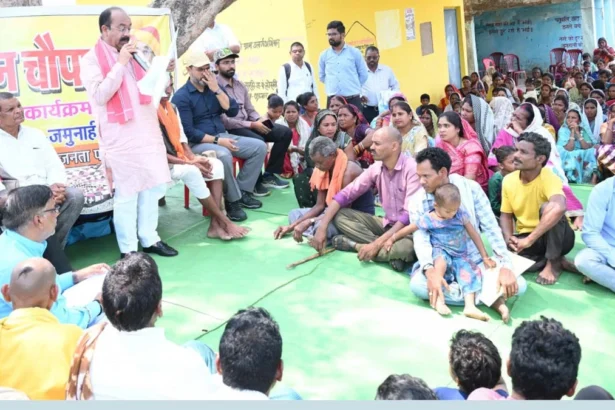 ग्रामीणों की सुनी समस्याएं, अधिकारियों को त्वरित निराकरण के दिए निर्देश