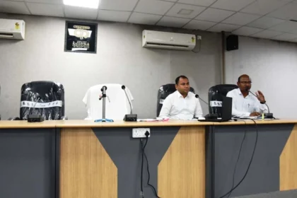 सीएम हेल्पलाइन, जनदर्शन एवं बस्तर मुन्ने के प्रकरणों का समयबद्ध निराकरण सुनिश्चित करने के दिए निर्देश
