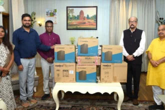 स्वेच्छानुदान मद से सुदूर वनांचल स्थित स्वामी आत्मानंद स्कूल, मांझीगुडा को 10 कंप्यूटर प्रदत्त