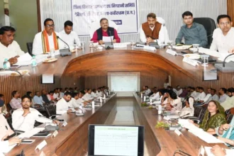 सांसद की अध्यक्षता में हुई दिशा समिति की बैठक, केंद्र सरकार की योजनाओं की हुई विस्तृत समीक्षा