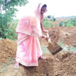 125 दिनों का रोजगार, 300 रुपये प्रतिदिन मजदूरी और 15 दिनों में भुगतान से बदला परिवार का भविष्य