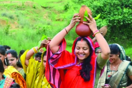 श्रावण मास के प्रथम सोमवार पर मंत्री लक्ष्मी राजवाड़े ने बीरपुर में की कांवड़ यात्रा