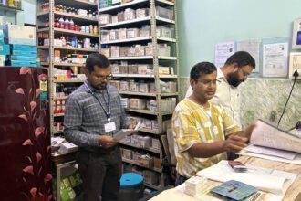 12 औषधि प्रतिष्ठानों का औचक निरीक्षण, 06 औषधि नमूने जांच के लिए रायपुर भेजे गए