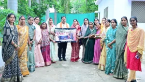बिहान की दीदियों ने उपमुख्यमंत्री विजय शर्मा को राखी बांधकर दी बधाई
