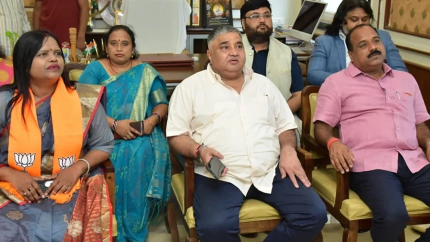 प्रधानमंत्री का संवाद जनभागीदारी और राष्ट्रनिर्माण की भावना को देता है नई ऊर्जा