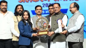 राष्ट्रीय खेल दिवस पर मुख्यमंत्री साय ने 126 खिलाड़ियों एवं प्रशिक्षकों को दिया राज्य खेल अलंकरण 3 Aug 26 356