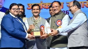 राष्ट्रीय खेल दिवस पर मुख्यमंत्री साय ने 126 खिलाड़ियों एवं प्रशिक्षकों को दिया राज्य खेल अलंकरण 4 Aug 26 357