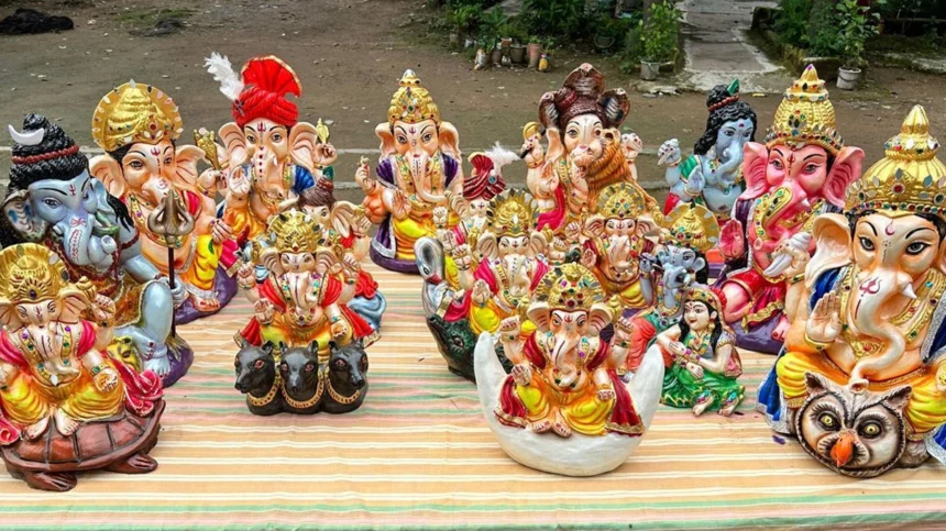 आस्था के साथ पर्यावरण संरक्षण का संदेश दे रही बंदियों की गणेश प्रतिमाएं